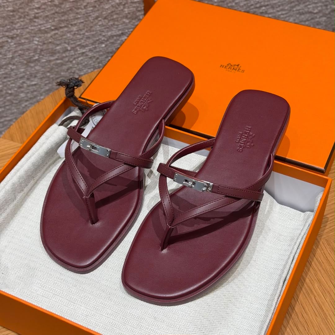 Hermès Chypre Leather Sandals